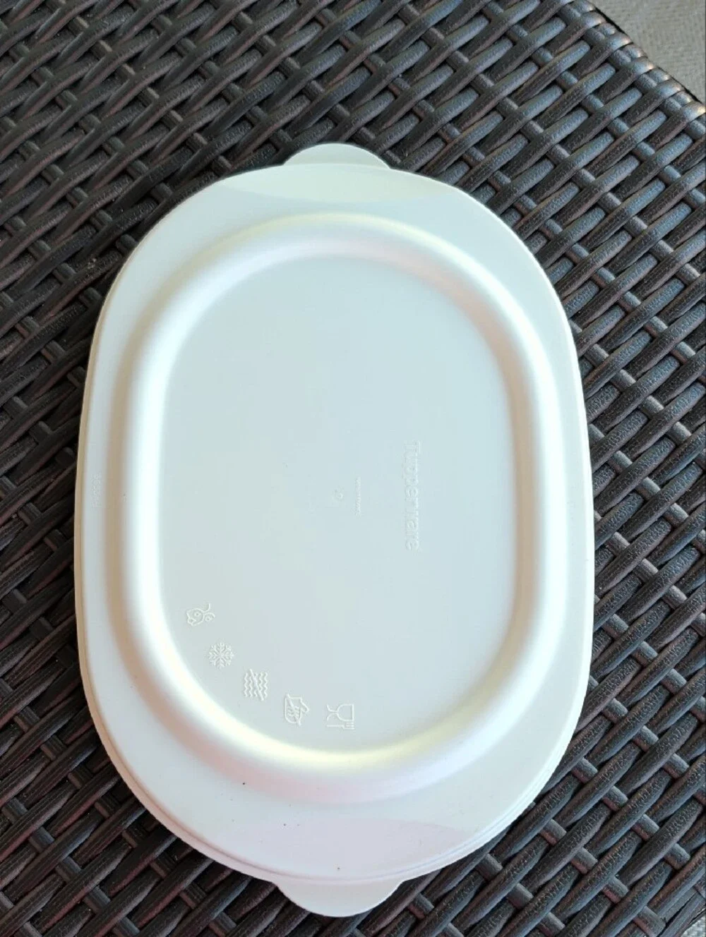 NWOT Tupperware OvenWorks 3 Quart Oval